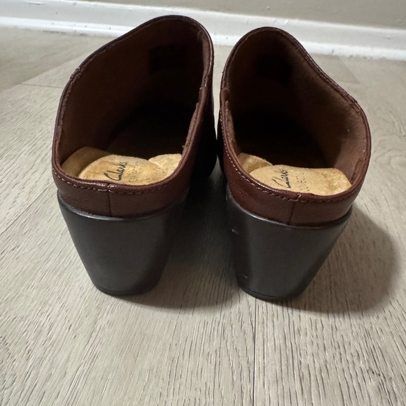 Clarks Dark Brown Leather Emily Charm Mule Size 6 - Picture 3 of 4